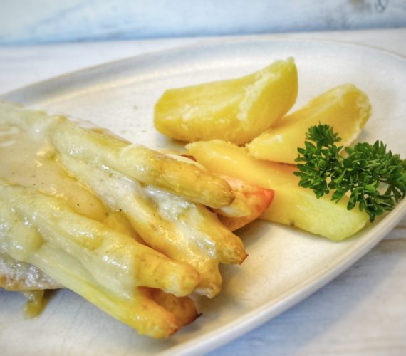 Putenschnitzel mit Spargel überbacken – Kistengeflüster – Der Hof ...